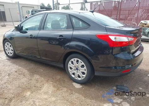 2012 Ford Focus Se z USA, uszkodzony, nr VIN 1FAHP3F25CL422427